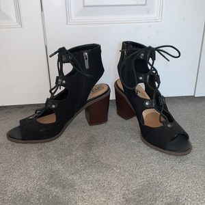 Black strappy heel